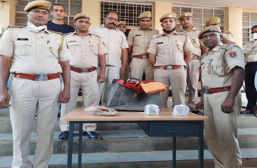 200 years old Jain idols recovered, two child abusers detained