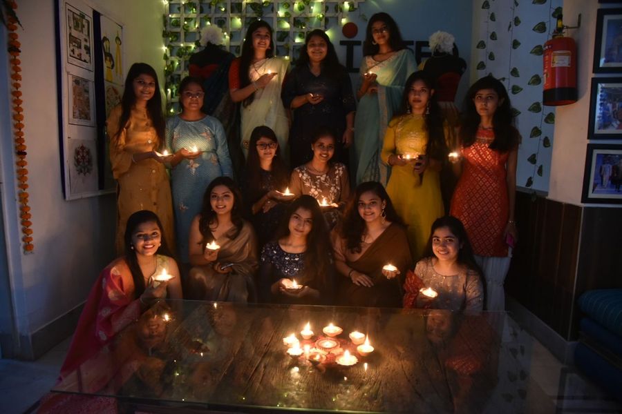 सूर्यनगरी में छाया पंच पर्व का उल्लास