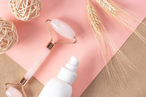 Benefits of Using Face Roller: आइए जानते हैं फेस रोलर यूज करने के फायदे, जिससे आप पाए चेहरे पर फेशियल जैसा निखार