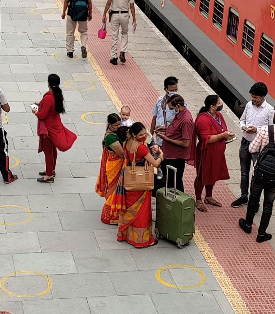 बेटिकट रेलवे यात्रियों से वसूले डेढ़ करोड़ रुपए