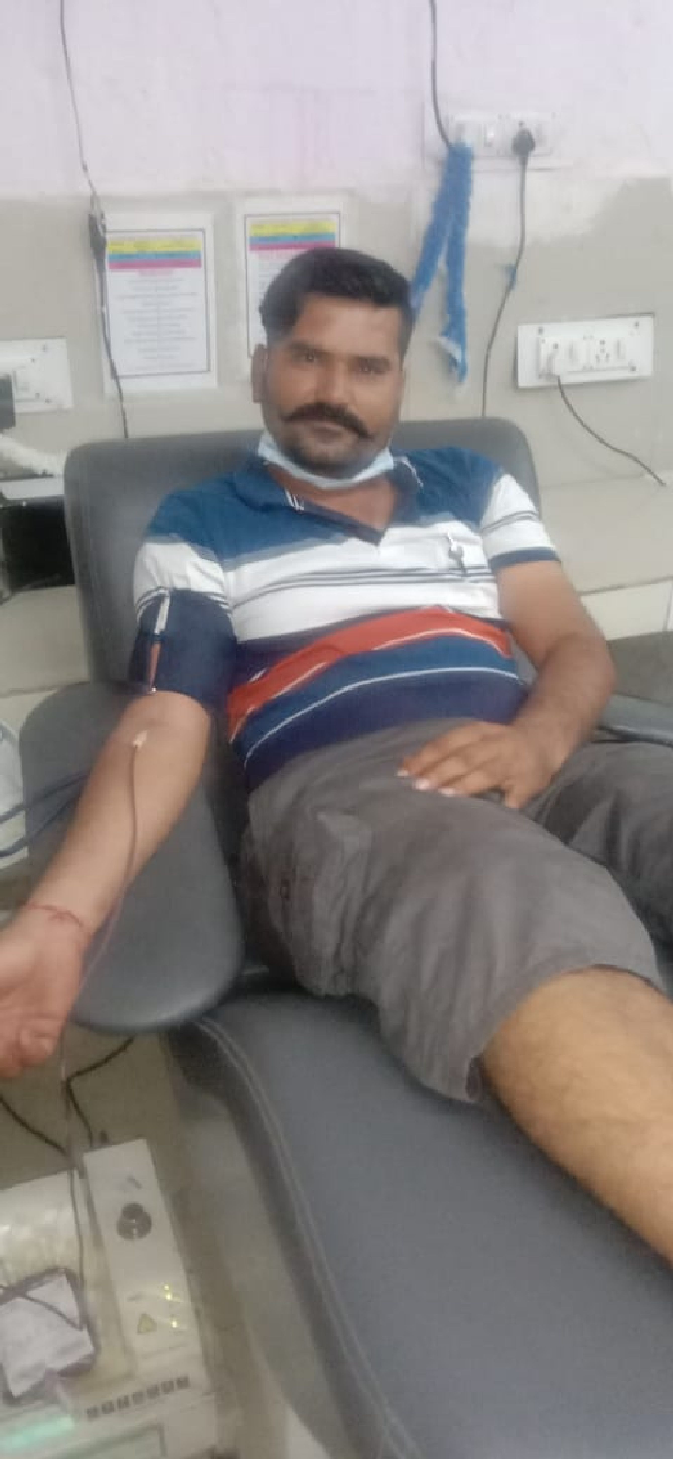 पूरा शहर त्योहार में, ये बचा रहे जिंदगियां