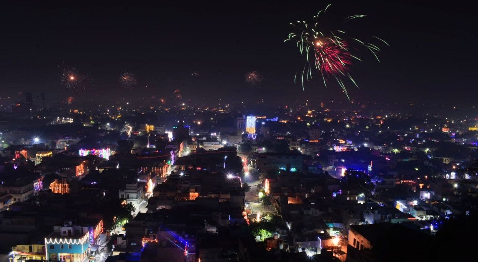 ‘सुखरात्रि’ को रोशनी से दमक उठी सूर्यनगरी, चहुंओर से छाया हर्ष