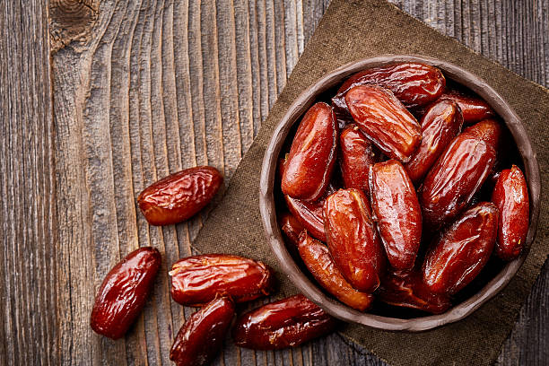 Benefits of Eating Dates: सर्दियों में रोजाना खजूर खाने से मिलेंगे आपको ये जबरदस्त फायदे