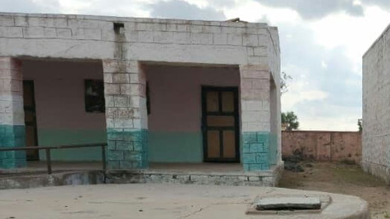 बंद स्कूलों के नहीं खुले ताले, सरकारी सम्पत्ति की बर्बादी?