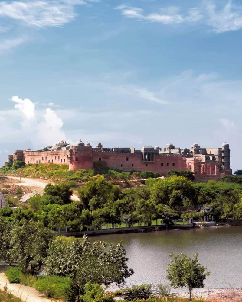 -हेरिटेज होटल के चलते देशभर में सुर्खियों में आया चौथ का बरवाड़ा