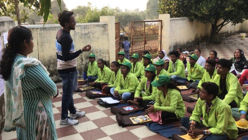 साथिया से की किशोर यौन एवं प्रजनन स्वास्थ्य पर चर्चा