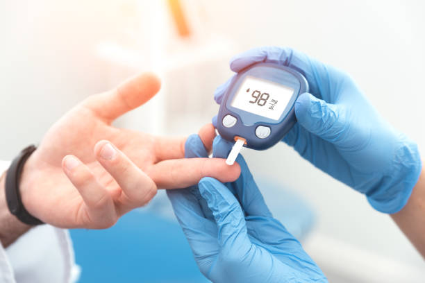 How to Control Blood Sugar: दिवाली में मीठा खाकर बढ़ गया है ब्लड शुगर लेवल, तो उसे कंट्रोल करने के लिए अपनाएं ये घरेलू उपाय