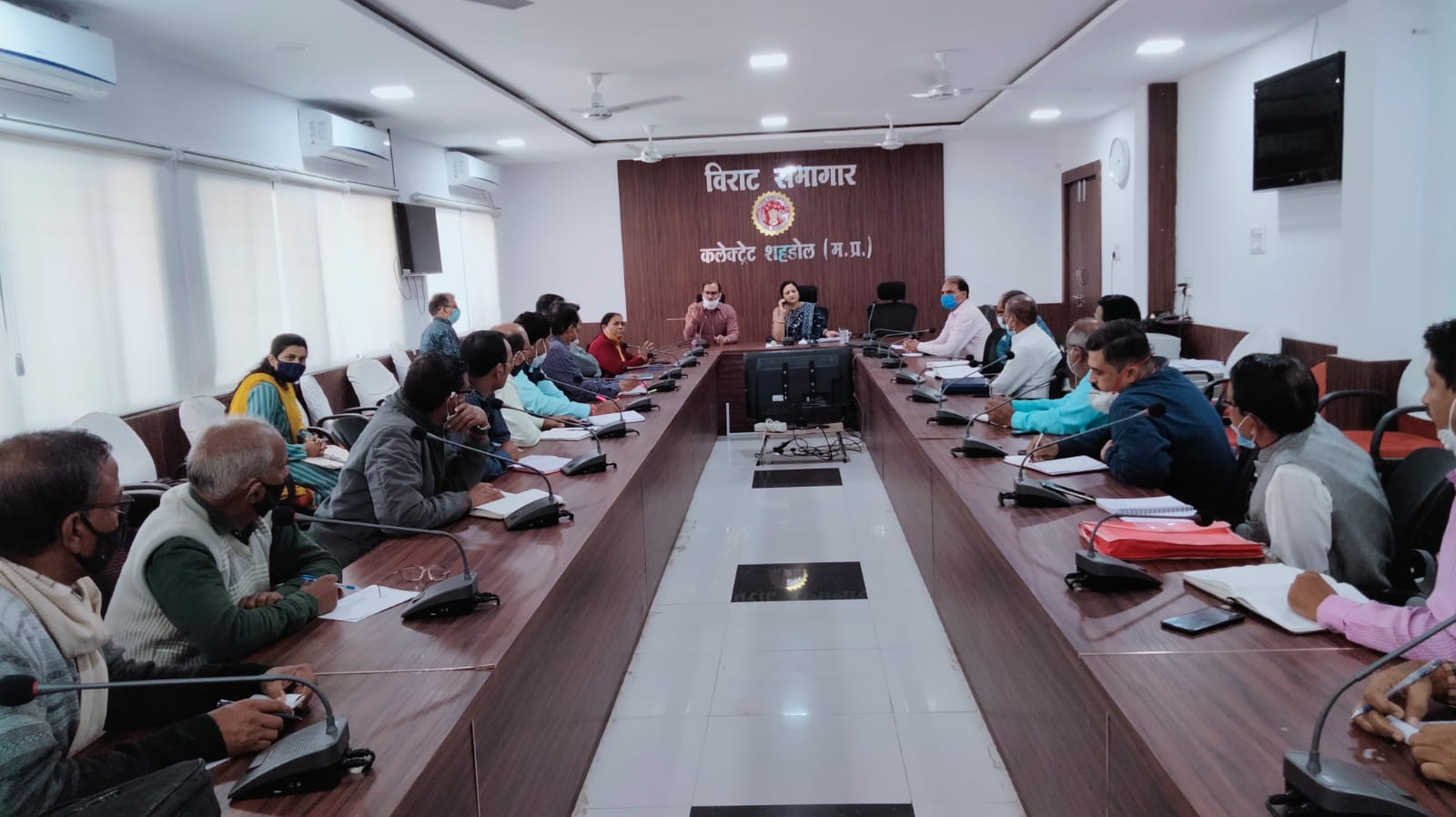 वैक्सीनेशन : सभी निभाएं जिम्मेदारी, रजिस्टर मेंटेंन करें सेल्समैन, हितग्राहियों से लें टीके की जानकारी