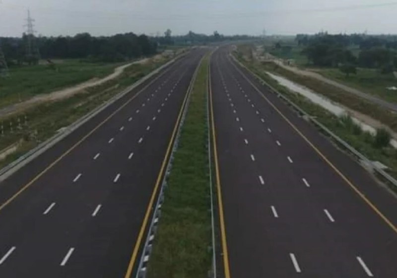 वाहन चालकों के लिए खुशखबर, पूर्वांचल एक्सप्रेसवे पर नहीं देना पड़ेगा टोल टैक्स।