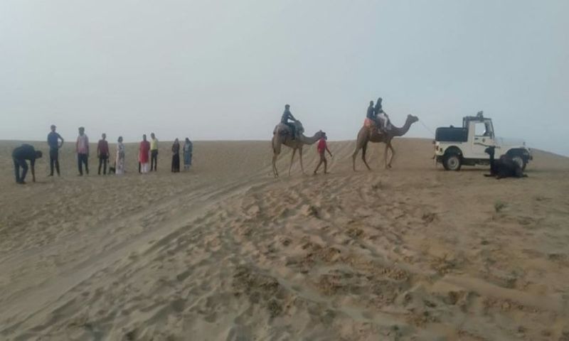 पर्यटकों की पहली पसंद बन रहे रायसर के धोरें