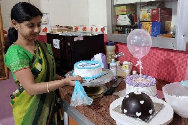 केक का क्रेज: पांच साल में खुल गई सौ से अधिक दुकानें