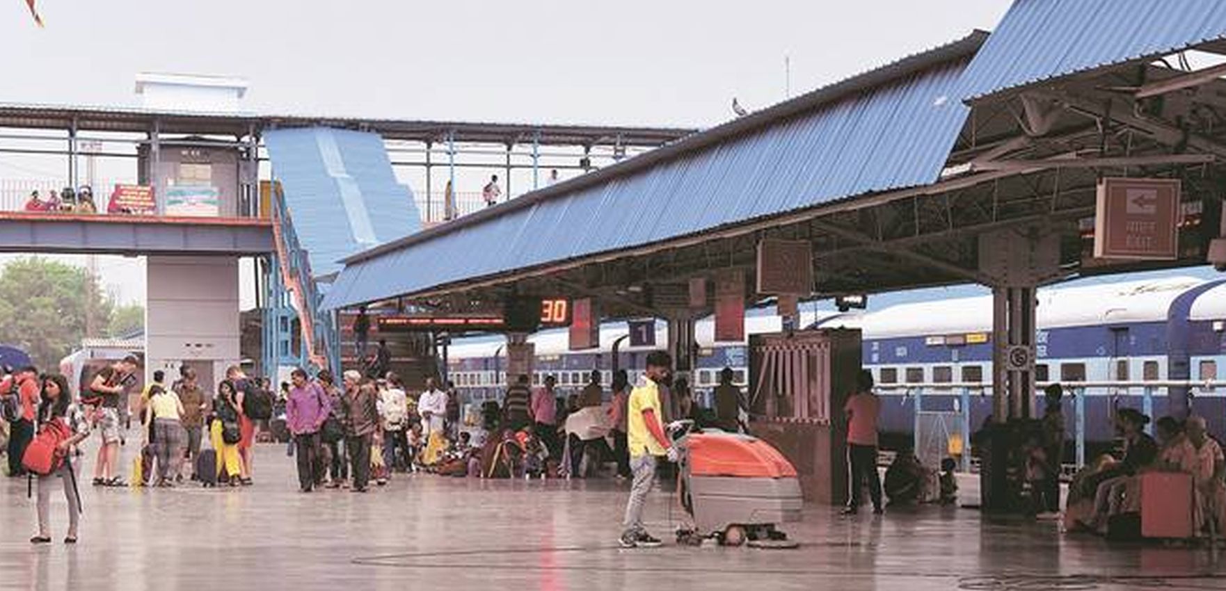 जोधपुर मंडल के स्टेशनों से रेल सुविधाएं हो रही कम, खामियाजा भुगत रहे यात्री