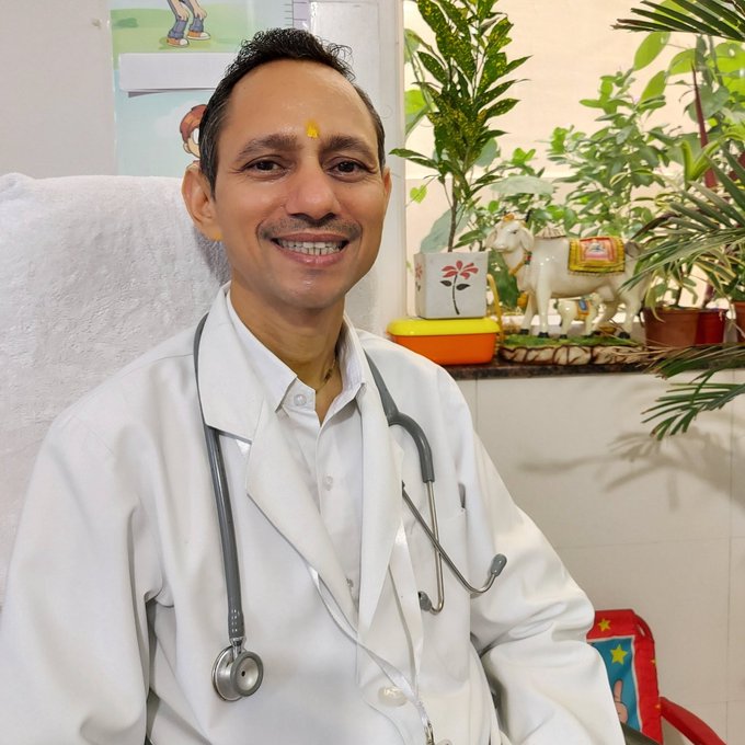 doctor eating cow dung, says women should eat for normal delivery