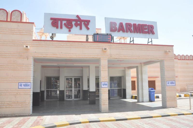 ट्रेनों के किराए में कमी, बदले नंबरों से होगी संचालित