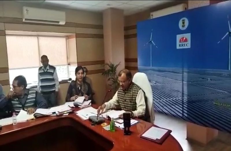 अक्षय ऊर्जा निगम व सहयोगी कंपनी देगी सरकार को 1.29 करोड़