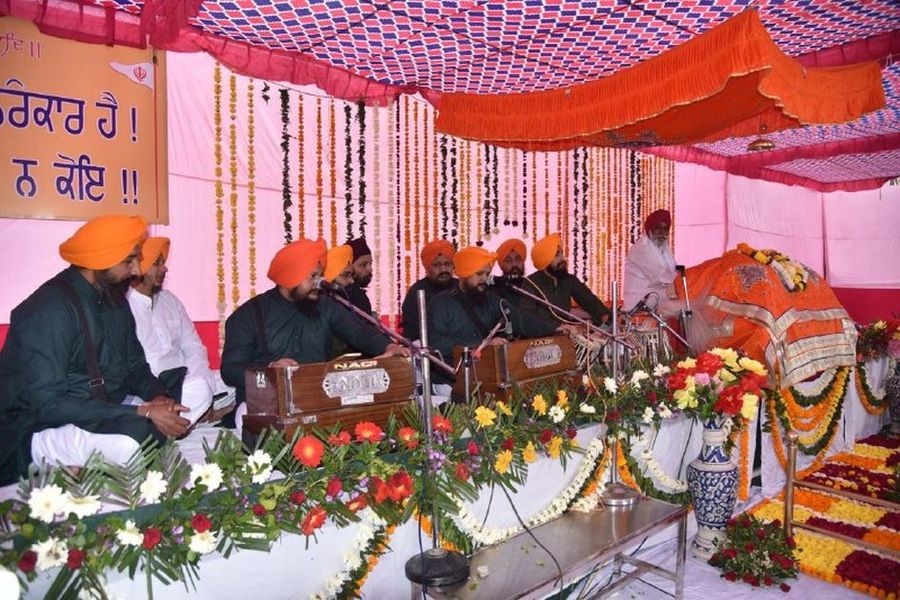 गुरुनानकदेव के 552 वें प्रकाशोत्सव पर गुरुद्वारों में गूंजी गुरुवाणी