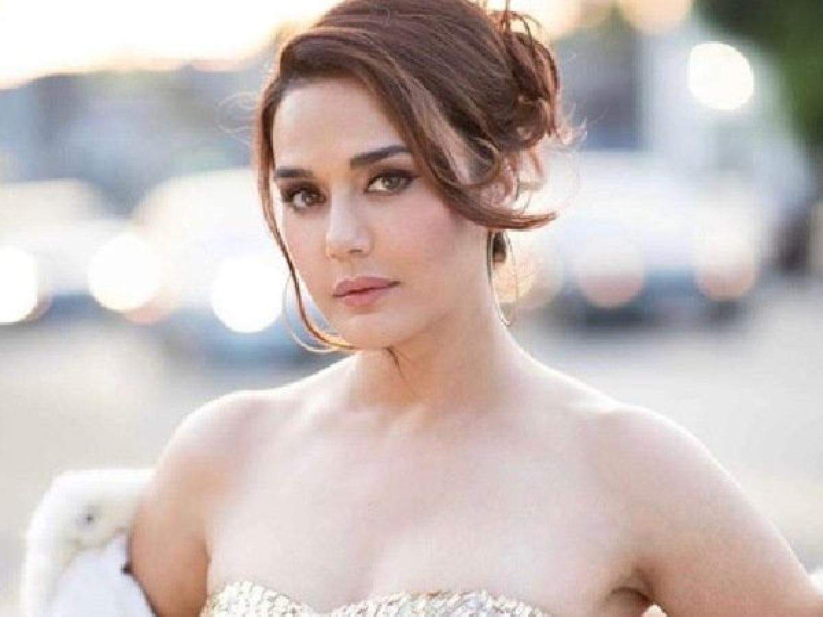 When Preity Zinta's father-mother died in car accident