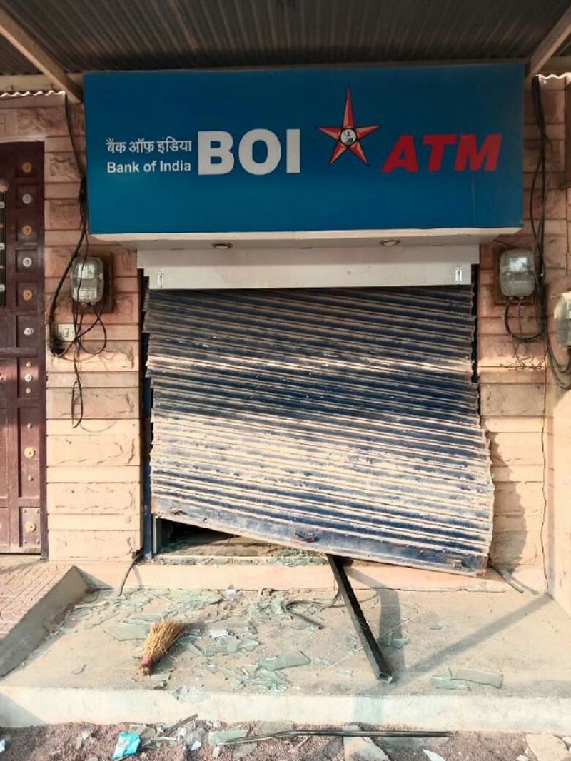 दस दिन में एटीएम लुटेरों को पकड़ा, तीन गिरफ्तार