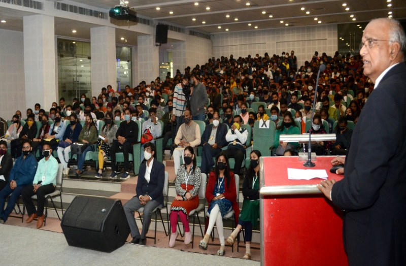 अन्य देशों के सेटेलाइट्स को लांच व्हीकल से लांच कर रहा इसरो