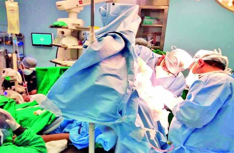 निर्माणाधीन वेयरहाउस की दीवार गिरी, बच्ची की मौत