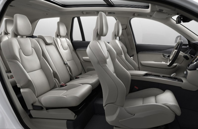 _volvo_xc90_t8_twin_interior-amp.jpg