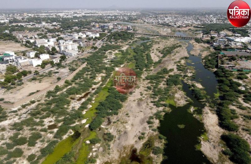 नदियों के निर्मल जल पर प्रदूषण का दंश, बह रहा जहर