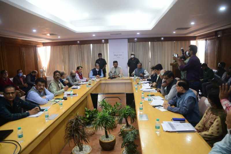 पद संभालते ही ऊर्जा मंत्री की दो टूक— बेवजह बहाने की बजाय जनता के काम करें