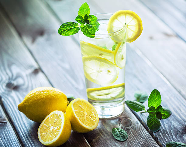 Lemon Water Side Effects: जानिए ज्यादा नींबू पानी पीना आपके स्वास्थ्य के लिए हानिकारक हो सकता है