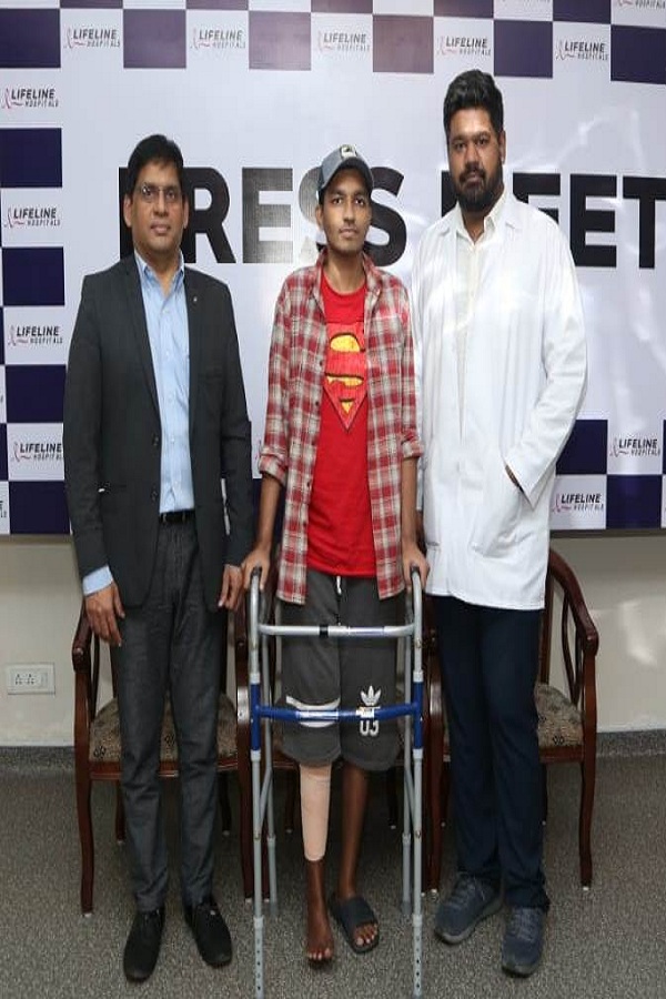 Lifeline Hospital successfully performs a Total knee replacement in a