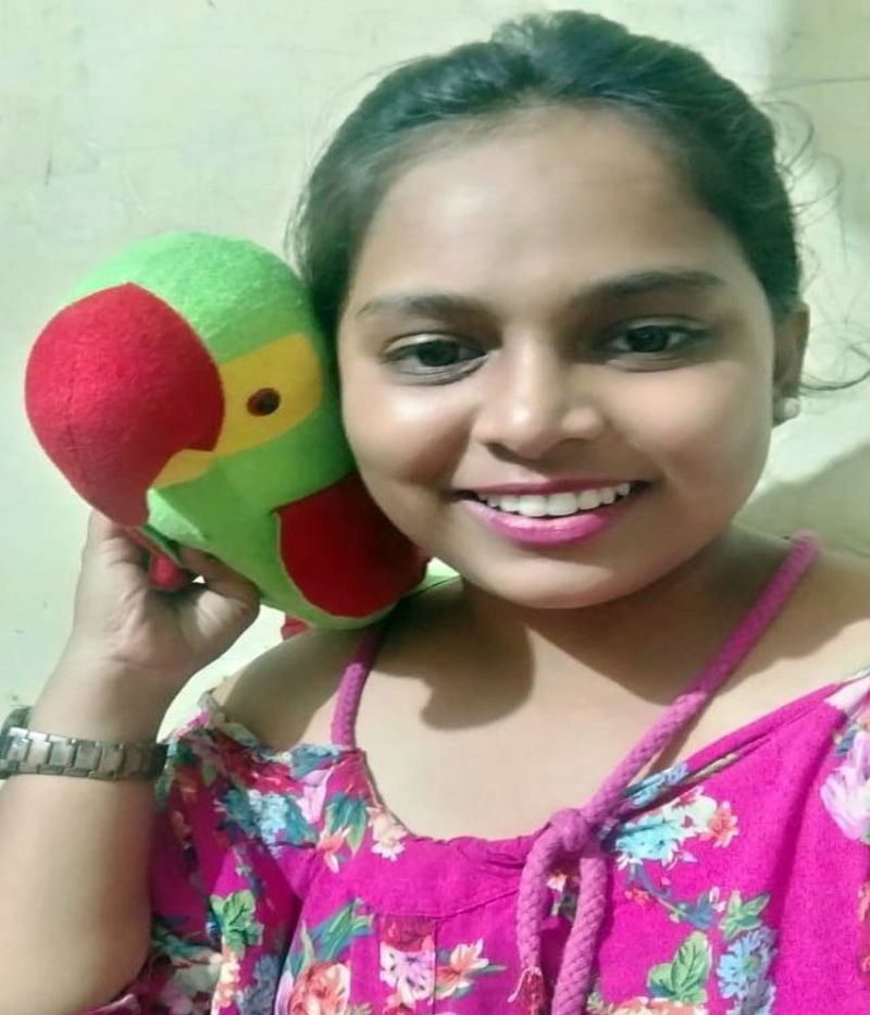 LOVE JEHAD : वेसू की कॉफी शॉप में संदिग्ध हालात में बेसुध मिली छात्रा की मौत