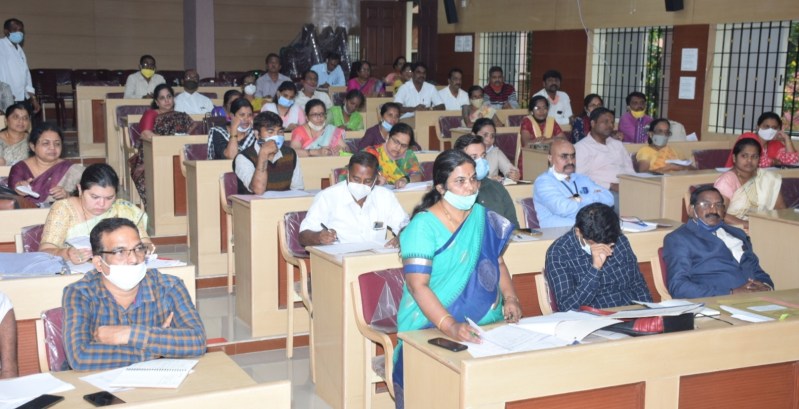 एक प्रत्याशी का नामपत्र खारिज, 11 के नामांकन स्वीकृत