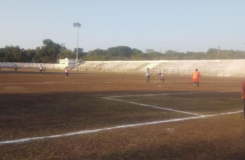 स्वतंत्रता दिवस फुटबॉल प्रतियोगिता का पहल मैच एनएफसी ने 7-0 से जीता