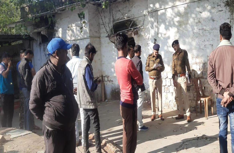 थाने के अंदर ही प्रधान पुलिस आरक्षक ने लगाई फांसी