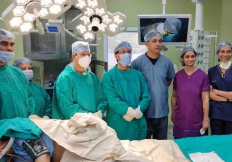 Stem Cell Therapy: विशेष पेटेंट डिवाइस से नेत्ररोगी को दी थेरेपी, हैलट में दी गई दुनिया की पहली स्टेम सेल थेरेपी