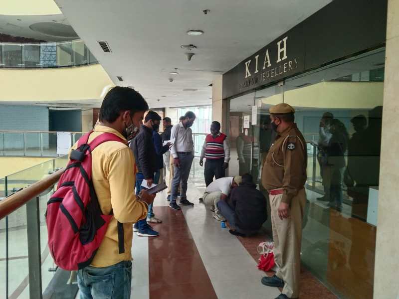 80 लाख का यूडी टैक्स बकाया होने पर गोल्ड सुख बिल्डिंग सील