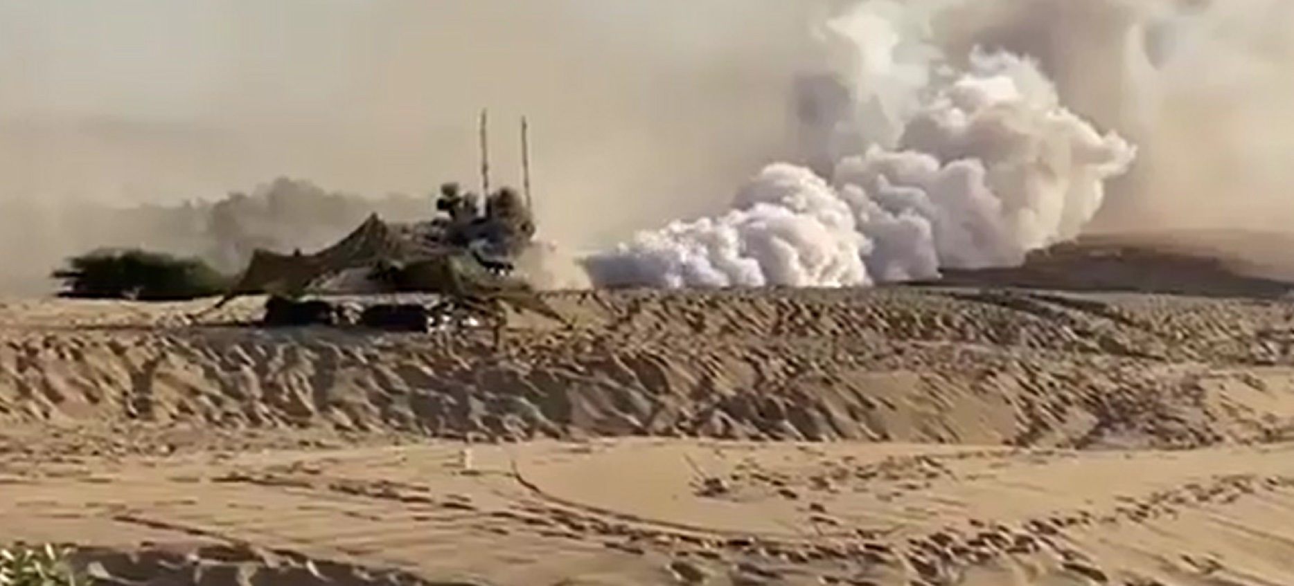 Video: सेना के जांबाजों के जोश और जुनून से थर्राया मरुस्थल
