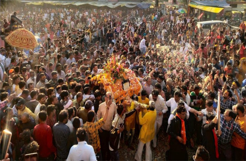Kaal Bhairav ride out in Ujjain