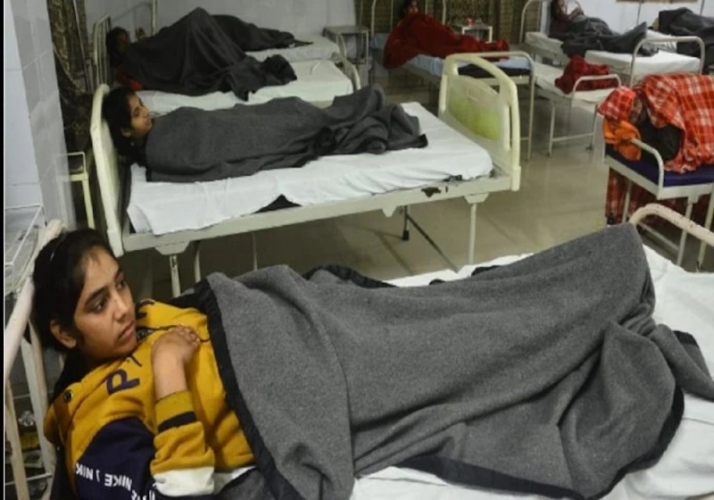 Many Students Protest For Being Served Substandard Bad Quality Food