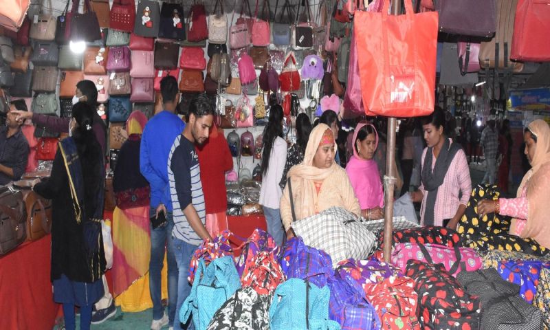 फ़ू ड जॉन और झूलों पर रही जबरदस्त रेलमपेल