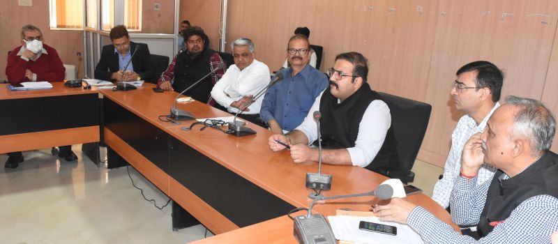 जयपुर से आए दल ने खंगाली मरीजों की फाइलें