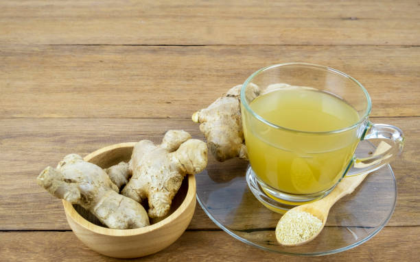 Ginger Water Benefits: सर्दियों में खुद को स्वस्थ रखने के लिए पिएं अदरक का पानी