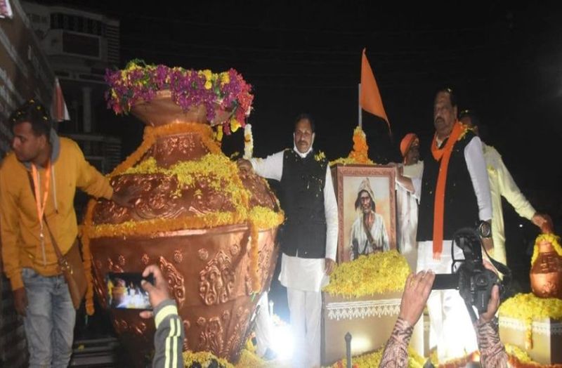 बाजना से सैलाना होकर रतलाम पहुंची जननायक टंट्या मामा की गौरव कलश यात्रा