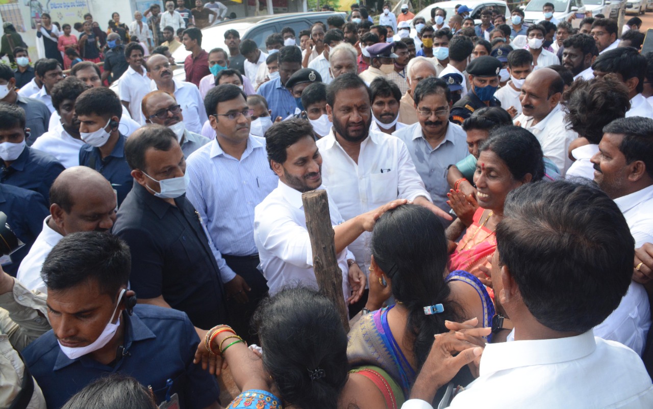 AP CM YS jagan heads to nellore to inspect flood hit area