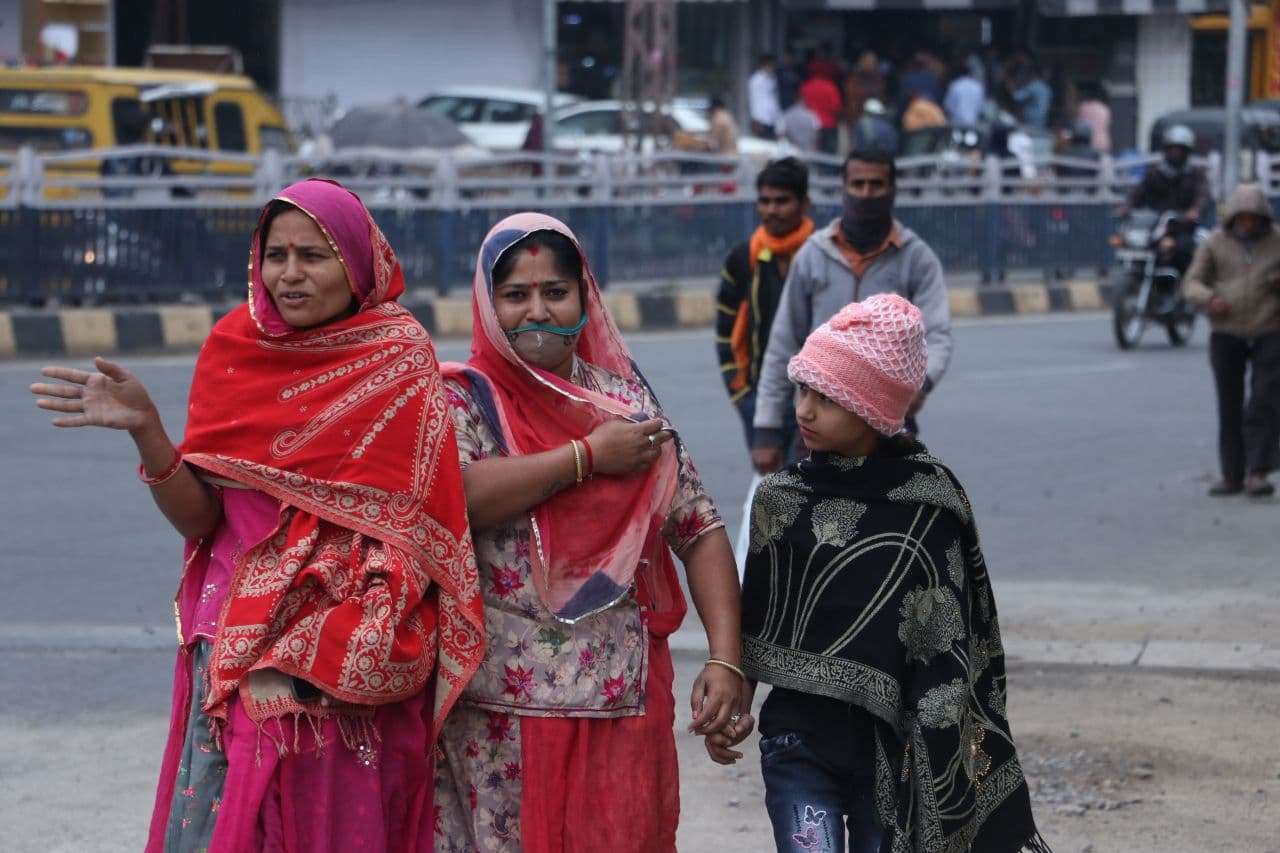 Weather Update - वीडियो : दो दिन में 7 डिग्री तापमान की गिरावट आई