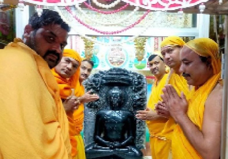 भगवान मुनिसुव्रतनाथ के दर्शन करने उमड़े श्रद्धालु