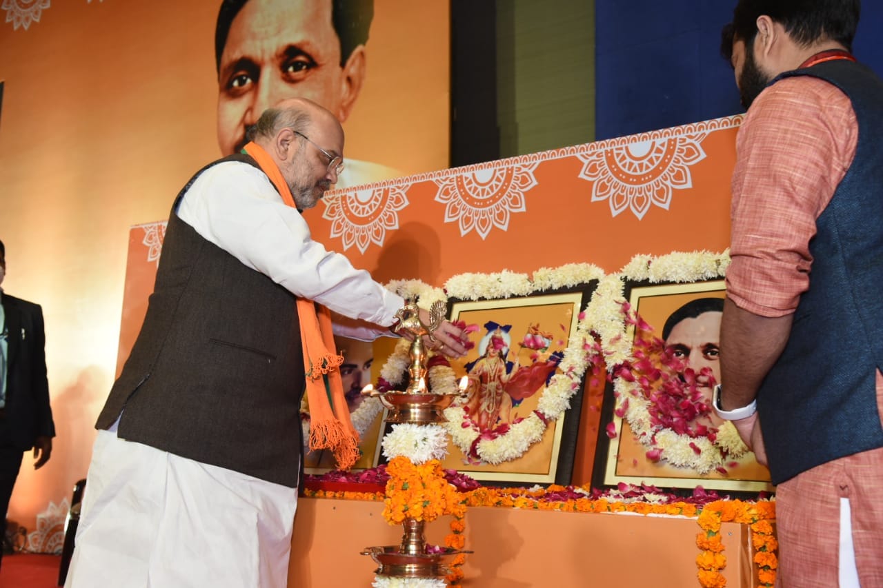 Amit Shah : इशारों-इशारों में बोल गए शाह, मोदी के नेतृत्व में मिशन 2023 में फतह हासिल करेंगे