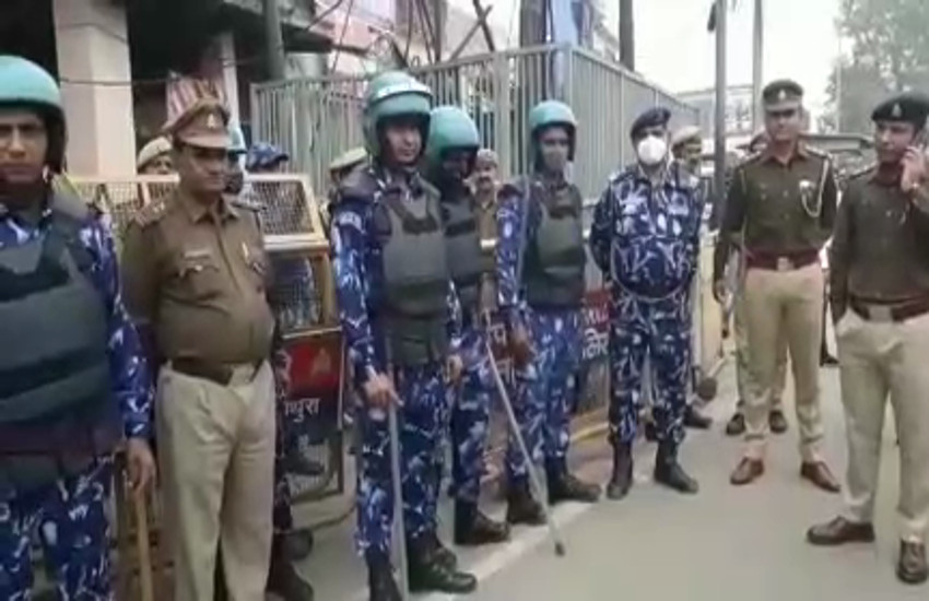 police-alert-after-announcement-of-jalabhishek-in-shahi-idgah.jpg