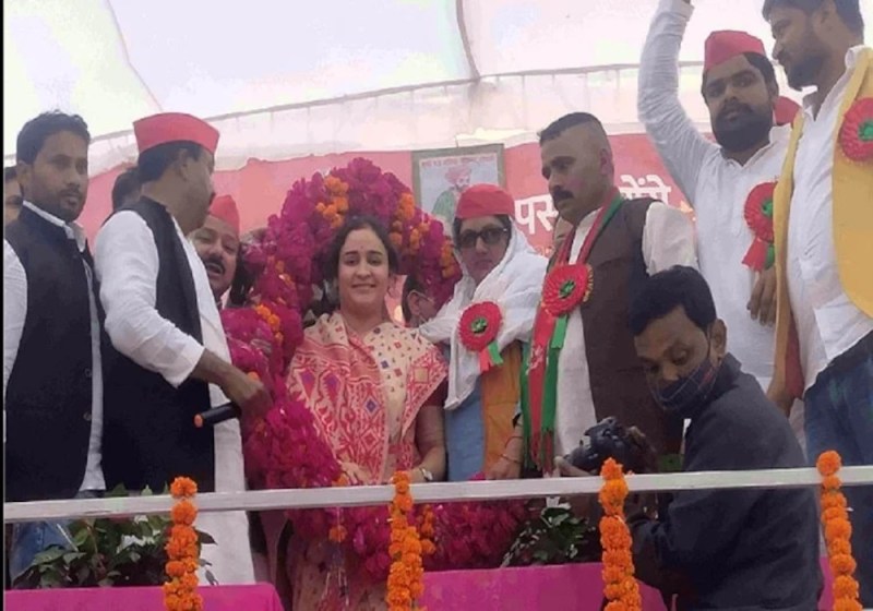 Mulayam Singh Yadav Daughter in Law Addressed Rally In Tiloi