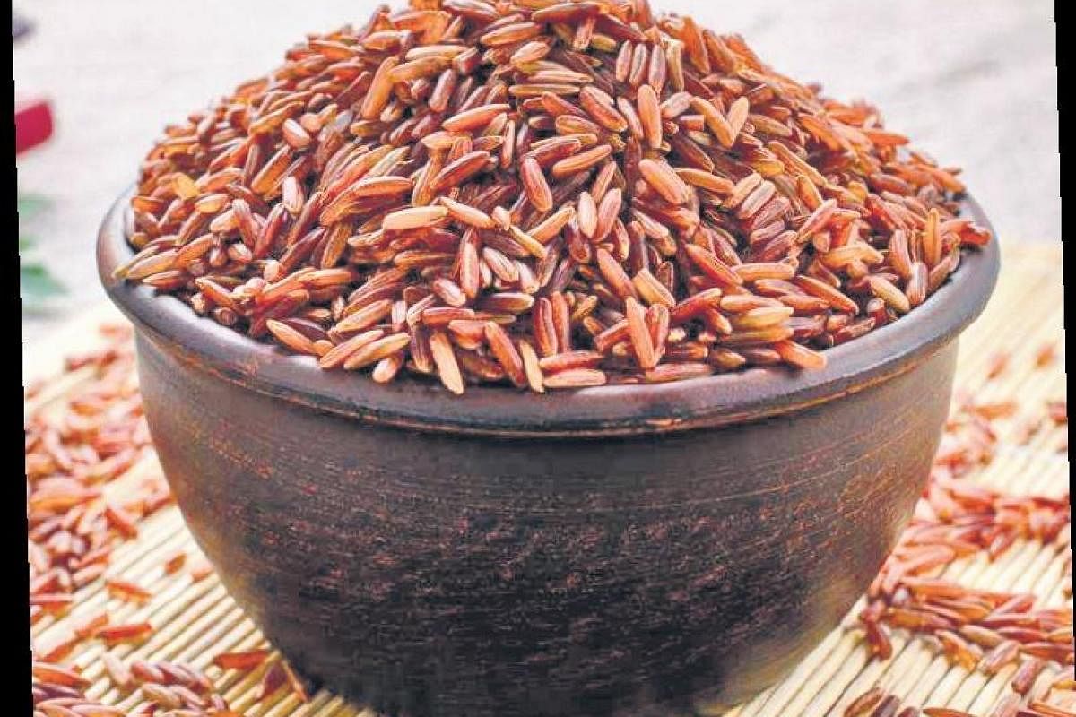 डायबिटीज को कंट्रोल करने से लेकर पाचन तक को स्वस्थ बना के रखने में मददगार होता है रेड राइस,जानें