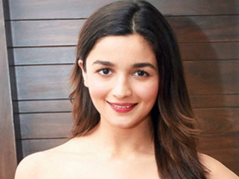 When Alia Bhatt blush after heard Ranbir Kapoor related question